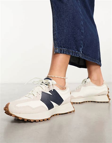 flacon sneakers biance e blu navy|new balance navy blue.